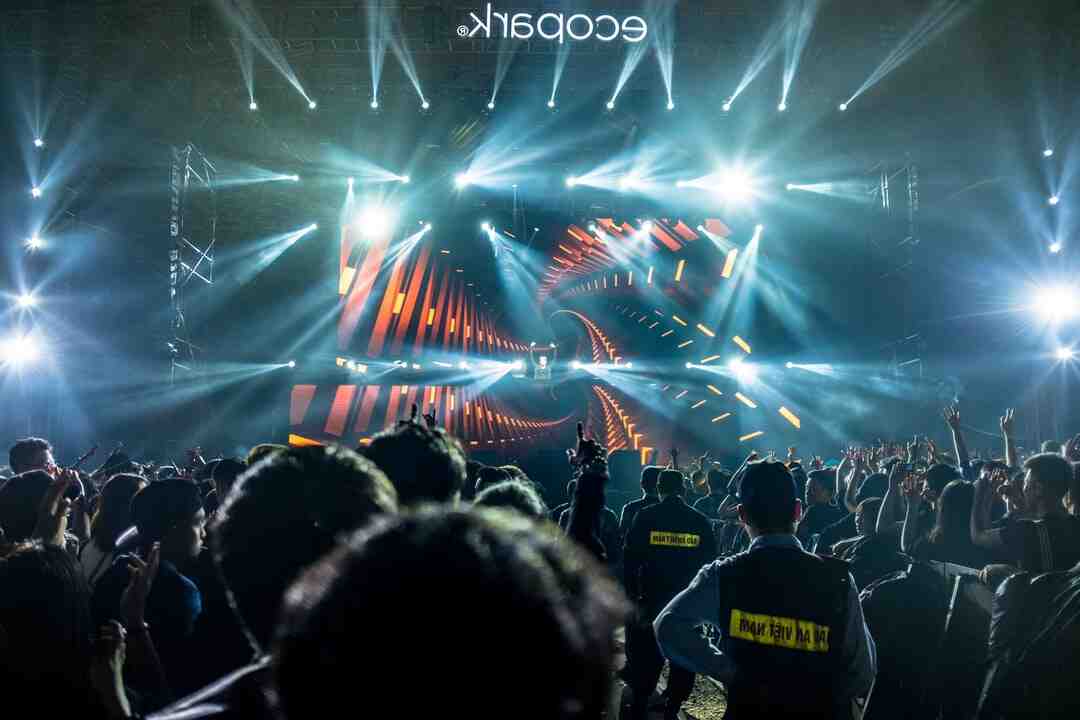 Quel est le plus vieux music-hall parisien encore en activité ?