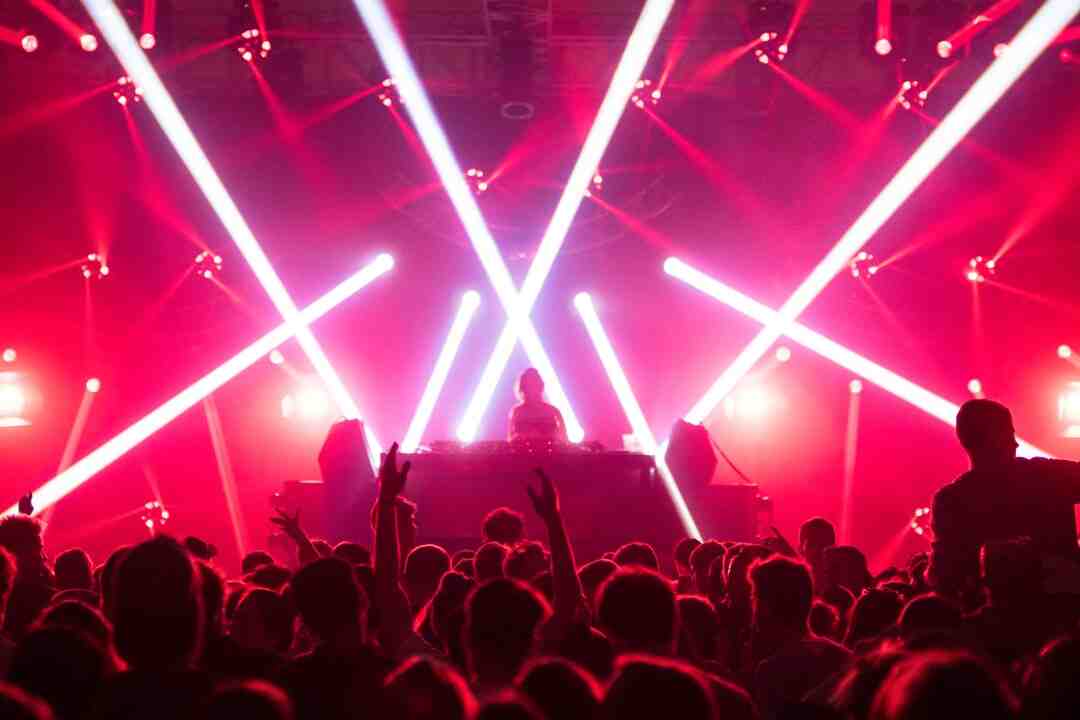 Comment s'habiller pour un dîner spectacle ?