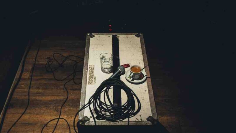 Comment rencontrer un artiste après un concert ?