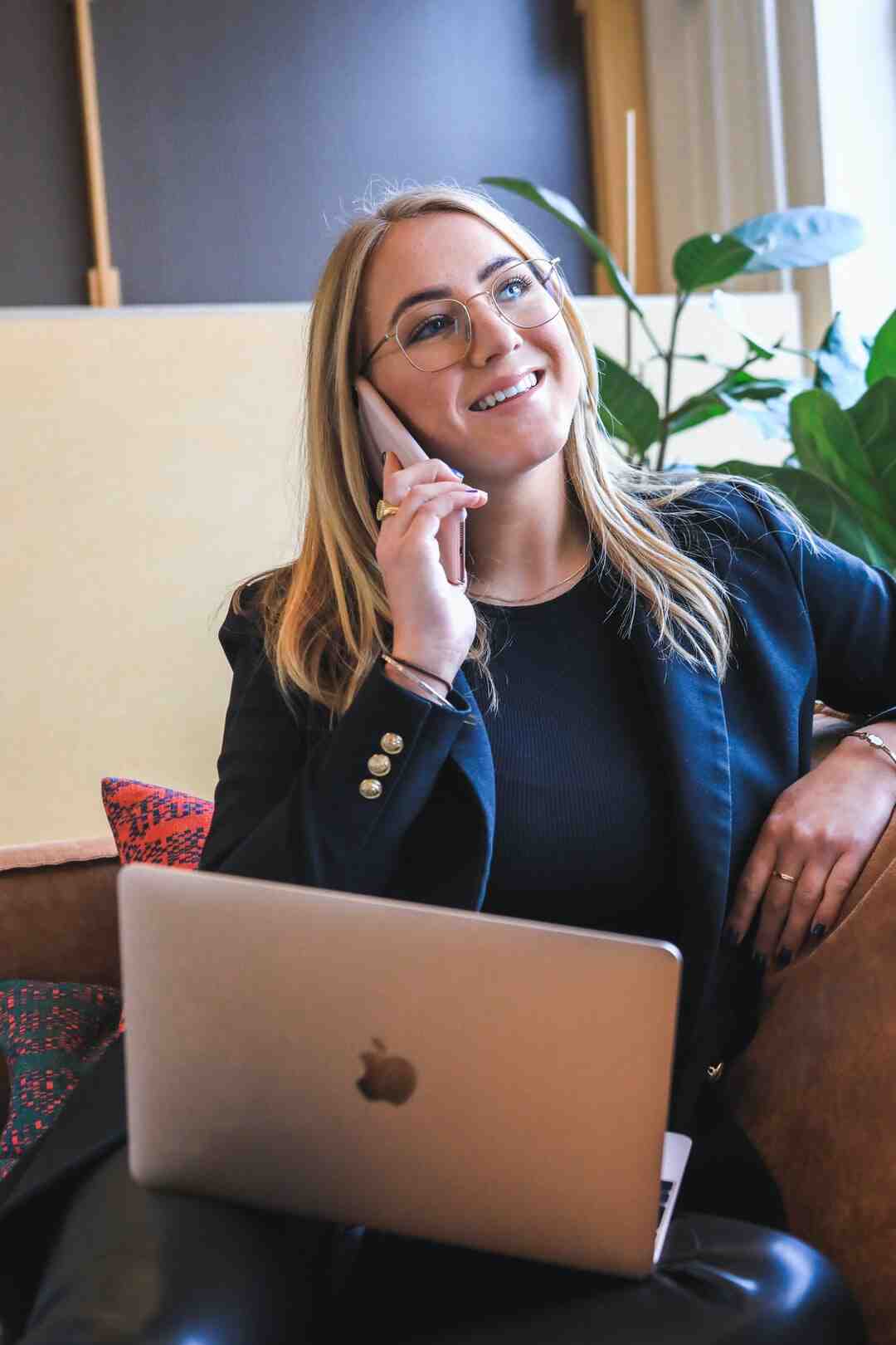 Comment s'appelle les gens qui font du théâtre ?