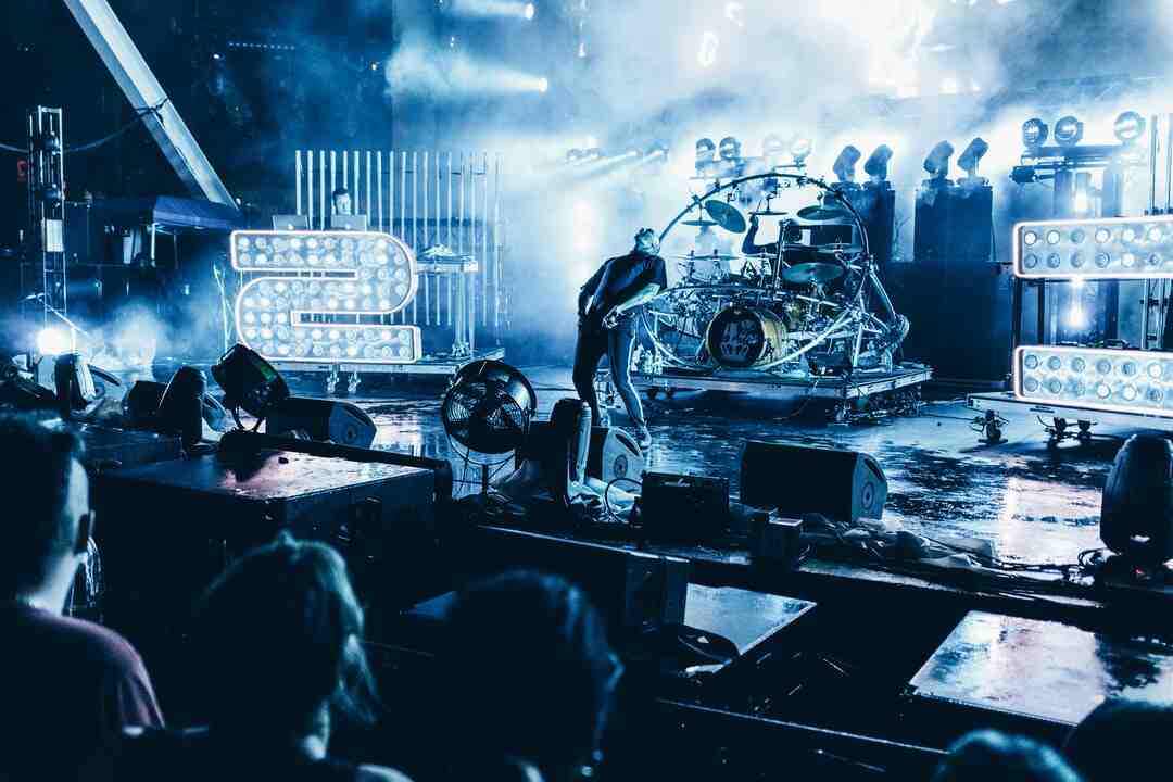 Quel est le rôle d'un producteur de musique ?