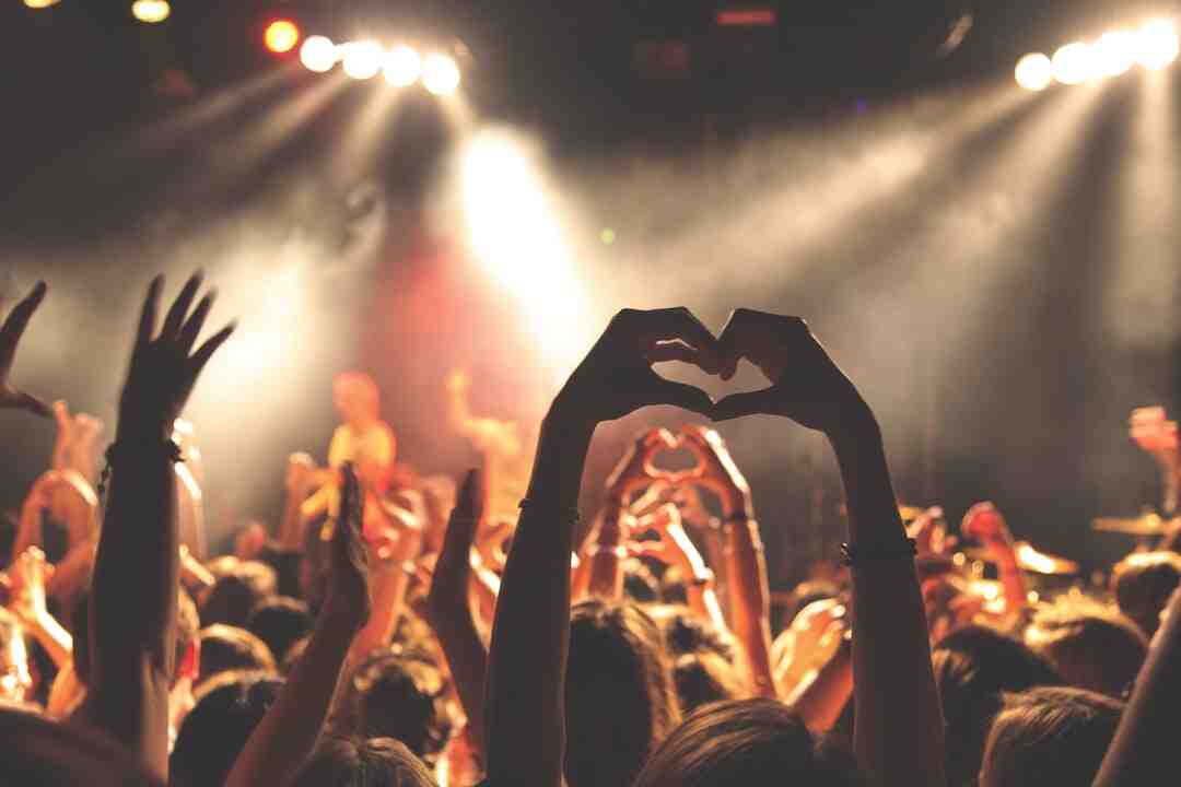 Comment s'habiller pour aller à un concert de rap ?